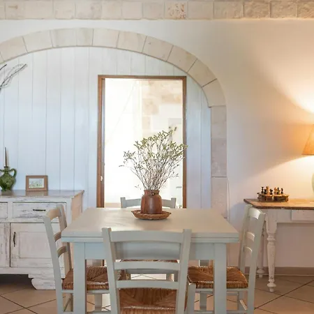 Historic Trullo In Puglia Ostuni