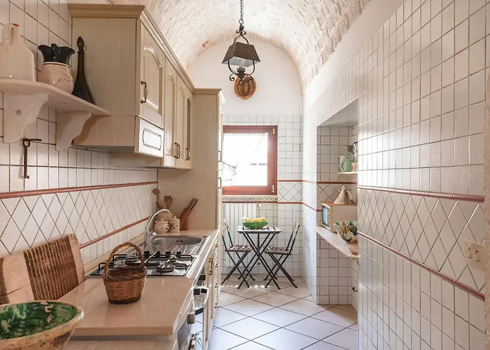 Historic Trullo In Puglia Ostuni