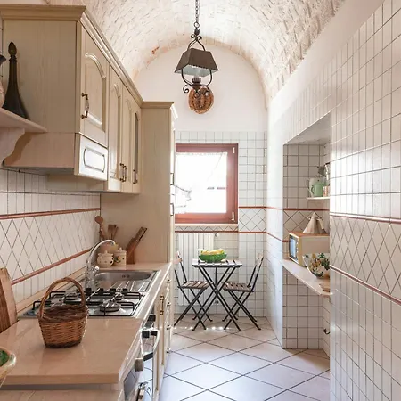 Historic Trullo In Puglia Ostuni
