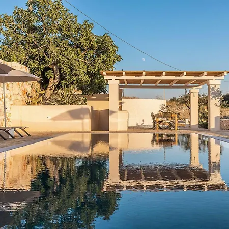 Historic Trullo In Puglia Ferienhaus