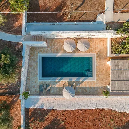 Historic Trullo In Puglia אוסטוני